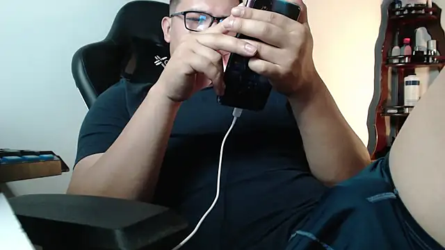 Snapshot of Plug_Control chatting on 02/27/26, 03:56 Plug Control online show from 02/27/26, 03:56