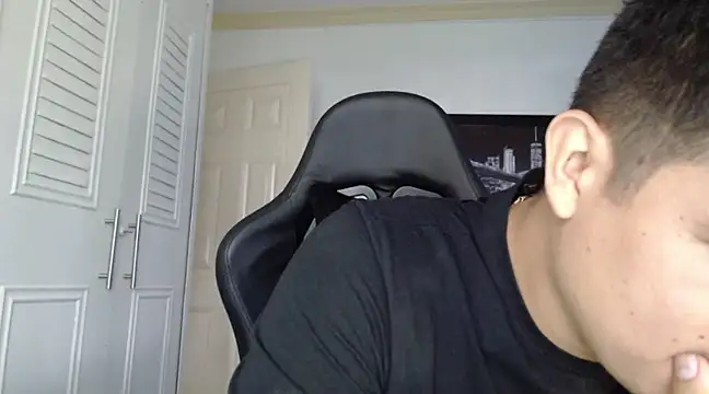 Plug Control online show from 02/13/25, 02:09