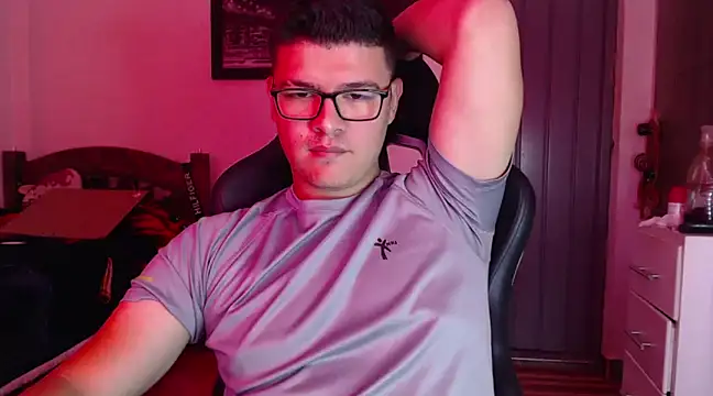 Plug Control online show from 02/19/25, 05:49