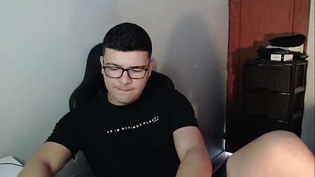 Snapshot of Plug_Control chatting on 01/08/26, 06:58 Plug Control online show from 01/08/26, 06:58