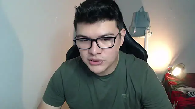 Snapshot of Plug_Control chatting on 02/19/26, 08:39 Plug Control online show from 02/19/26, 08:39