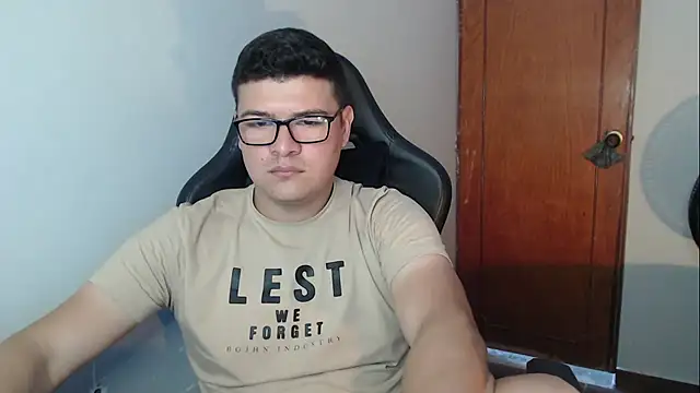 Plug Control online show from 12/17/25, 07:08