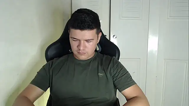 Plug Control online show from 09/11/25, 04:34