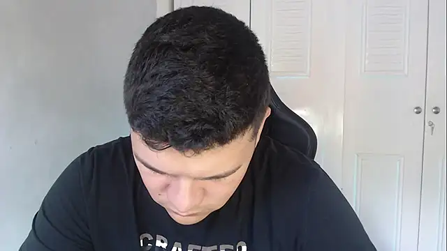 Plug Control online show from 09/27/25, 04:02