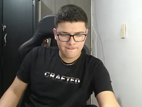 Plug Control online show from 03/12/25, 04:41