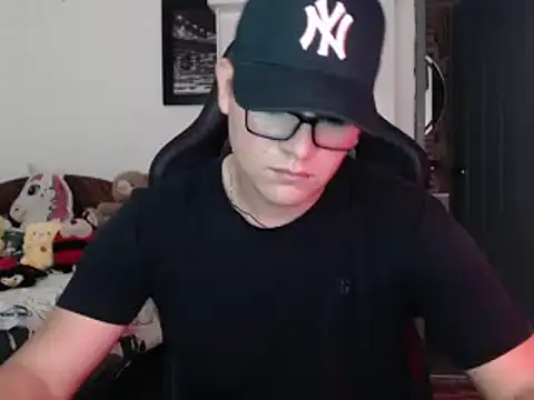 Plug Control online show from 03/18/25, 07:44