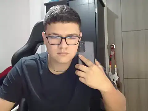 Plug Control online show from 03/07/25, 05:17