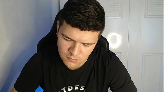 Plug Control online show from 09/16/25, 04:19