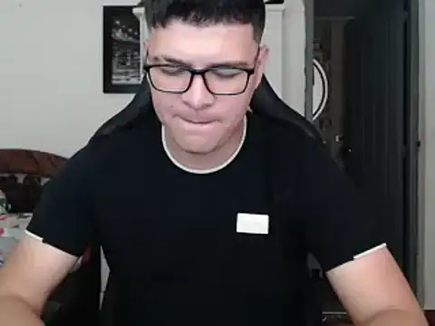 Plug Control online show from 03/21/25, 01:56