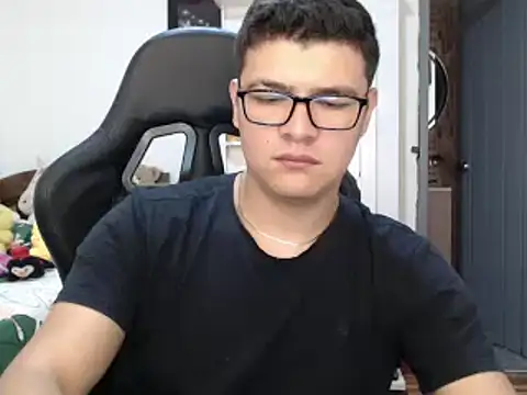 Plug Control online show from 03/18/25, 04:39