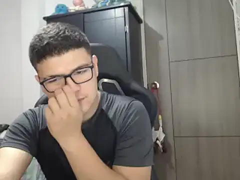 Plug Control online show from 03/05/25, 08:53