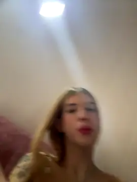 Snapshot of Courtney_gonet chatting on 11/28/25, 08:20 Courtney gonet online show from 11/28/25, 08:20