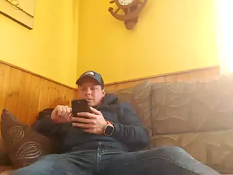 Snapshot of Jose_HotLatino chatting on 03/31/26, 02:30 Jose HotLatino online show from 03/31/26, 02:30