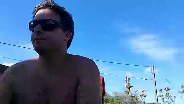 Snapshot of Jose_HotLatino chatting on 06/09/26, 04:30 Jose HotLatino online show from 06/09/26, 04:30
