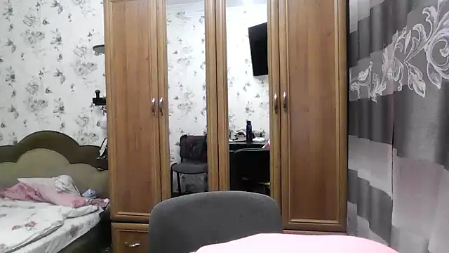 SophieNightAh online show from 01/14/26, 05:16