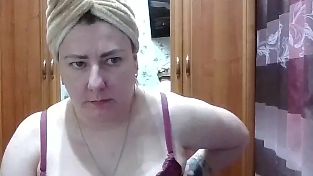 SophieNightAh online show from 02/05/26, 03:41