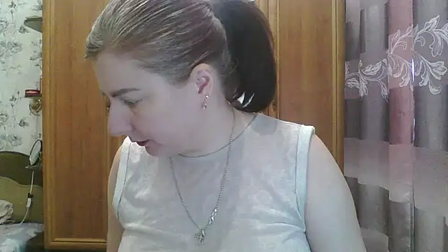 SophieNightAh online show from 02/19/25, 12:22