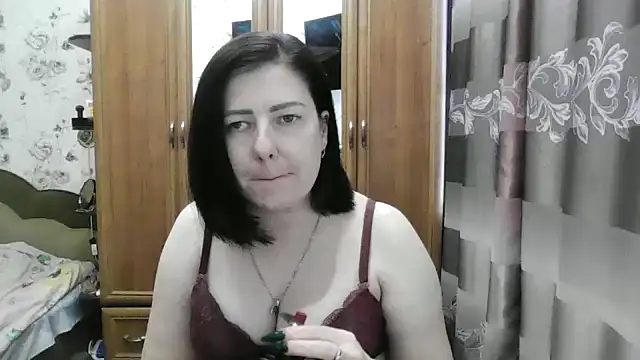 SophieNightAh online show from 10/15/25, 12:35