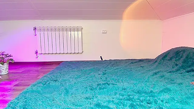 Snapshot of Meowroslava chatting on 12/04/25, 10:25 Meowroslava online show from 12/04/25, 10:25