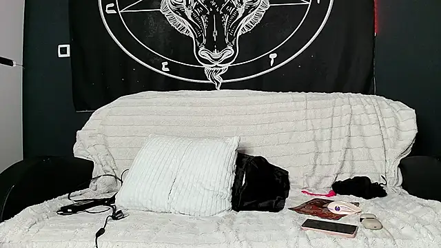 Snapshot of Meowroslava chatting on 11/17/25, 10:30 Meowroslava online show from 11/17/25, 10:30