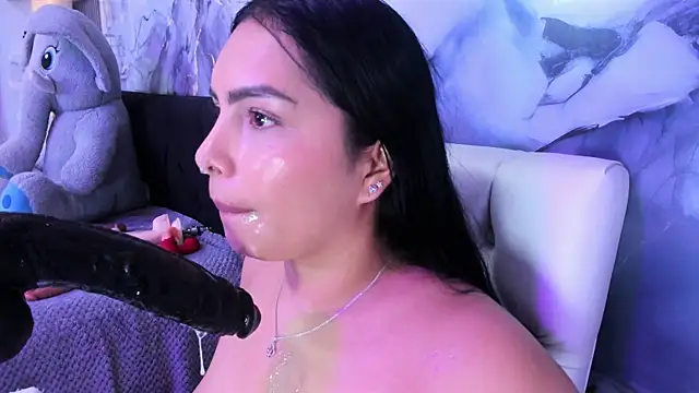 Snapshot of evelinn_belen chatting on 07/12/26, 07:04 evelinn belen online show from 07/12/26, 07:04