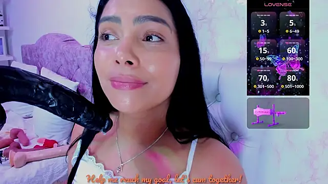 Snapshot of evelinn_belen chatting on 06/18/26, 05:29 evelinn belen online show from 06/18/26, 05:29