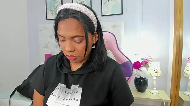 lia mariana online show from 10/24/25, 11:04