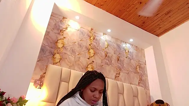 lia mariana online show from 11/15/25, 01:37