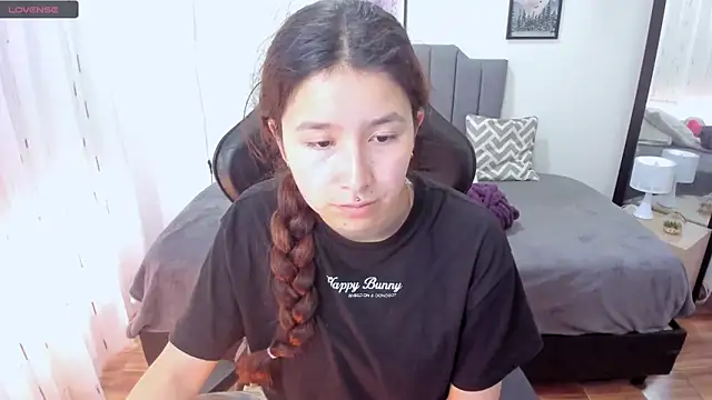 Snapshot of Amy_joones chatting on 09/27/25, 02:12 Amy joones online show from 09/27/25, 02:12