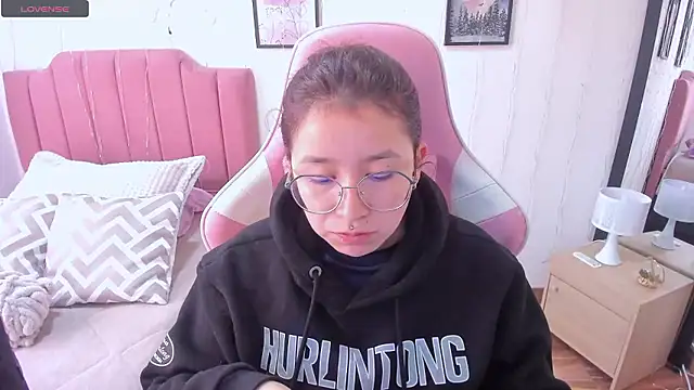 Snapshot of Amy_joones chatting on 01/08/26, 12:44 Amy joones online show from 01/08/26, 12:44