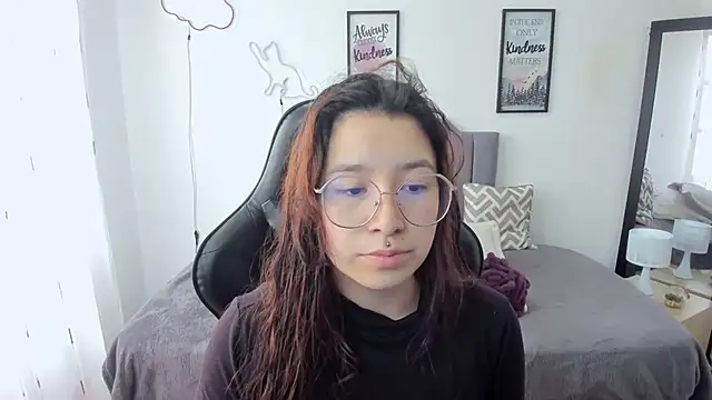 Snapshot of Amy_joones chatting on 10/18/25, 02:08 Amy joones online show from 10/18/25, 02:08