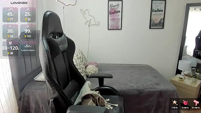 Snapshot of Amy_joones chatting on 03/07/25, 01:29 Amy joones online show from 03/07/25, 01:29