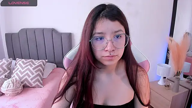 Amy joones online show from 04/26/26, 01:08