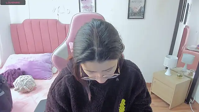 Amy joones online show from 11/18/25, 12:30