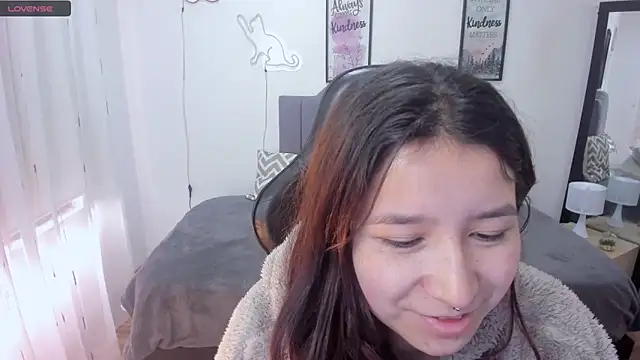 Snapshot of Amy_joones chatting on 10/13/25, 01:12 Amy joones online show from 10/13/25, 01:12