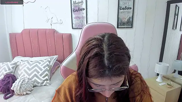 Snapshot of Amy_joones chatting on 01/12/26, 12:34 Amy joones online show from 01/12/26, 12:34