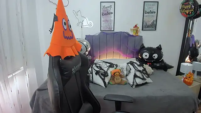 Amy joones online show from 10/27/25, 12:39