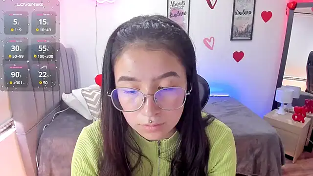 Snapshot of Amy_joones chatting on 02/19/25, 04:44 Amy joones online show from 02/19/25, 04:44
