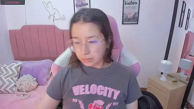 Amy joones online show from 11/22/25, 01:10