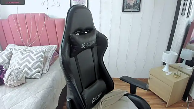 Snapshot of Amy_joones chatting on 01/10/26, 01:28 Amy joones online show from 01/10/26, 01:28