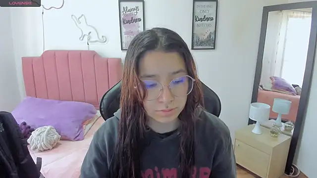 Amy joones online show from 11/12/25, 12:31