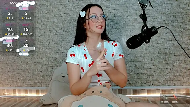 emma unu online show from 04/16/26, 03:18