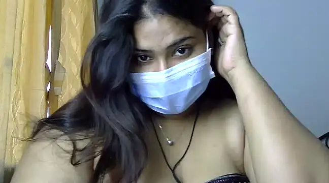 cutelady65 online show from 01/04/25, 07:24