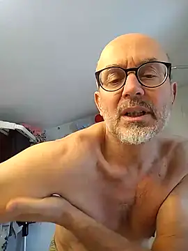 Snapshot of MadProfessor chatting on 02/26/25, 11:00 MadProfessor online show from 02/26/25, 11:00