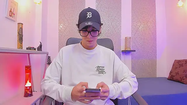 Nikolay Gregori online show from 10/17/25, 04:38