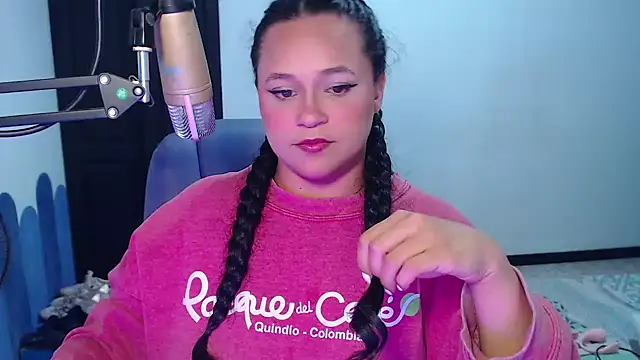 Luciernaga18 online show from 10/17/25, 03:21