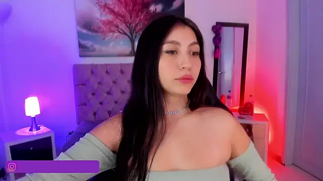 Snapshot of Julianaa_Castro_ chatting on 03/04/25, 11:51 Julianaa Castro online show from 03/04/25, 11:51