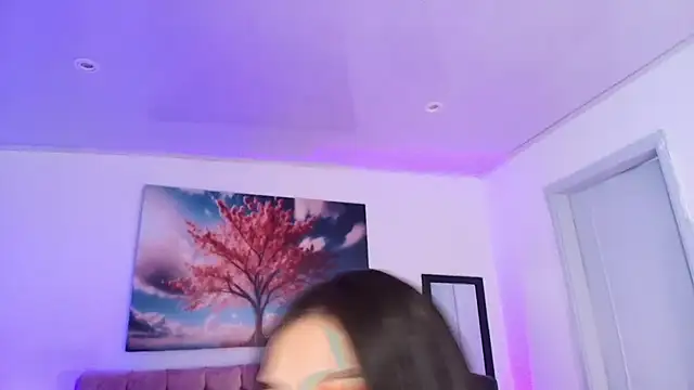 Snapshot of Julianaa_Castro_ chatting on 11/13/25, 11:36 Julianaa Castro online show from 11/13/25, 11:36