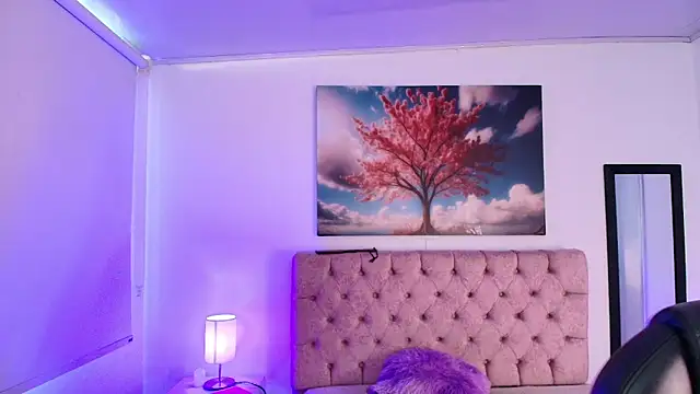 Snapshot of Julianaa_Castro_ chatting on 11/29/25, 11:43 Julianaa Castro online show from 11/29/25, 11:43