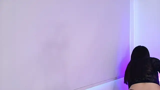 Snapshot of Julianaa_Castro_ chatting on 11/01/25, 11:48 Julianaa Castro online show from 11/01/25, 11:48